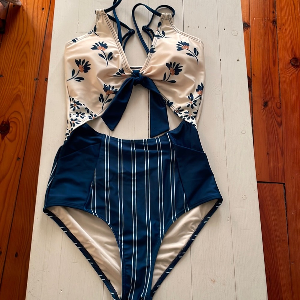 New without tags Nani Swimwear swim suit.